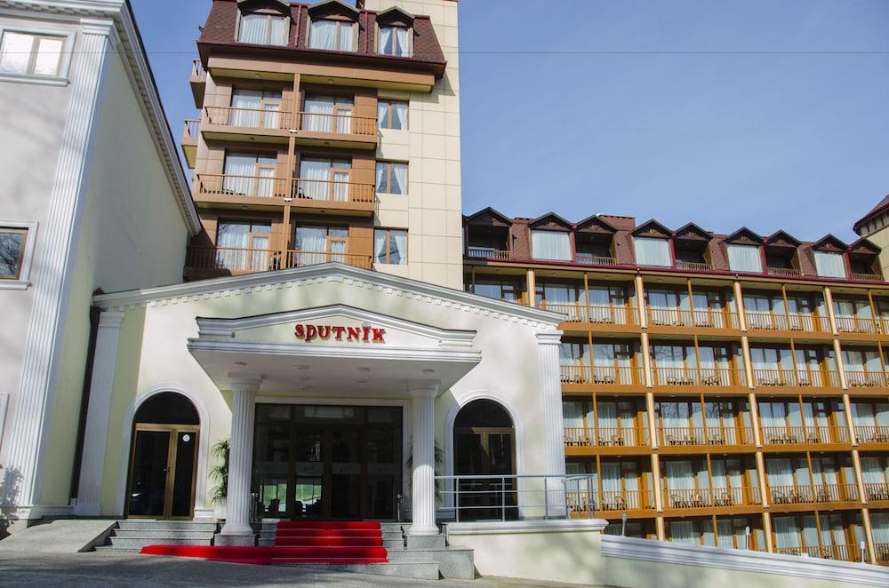 Hotel Sputnik Batumi - Featured Image