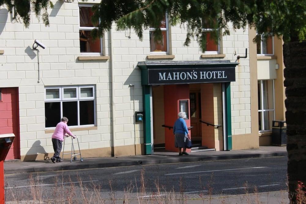Mahons Hotel - Exterior