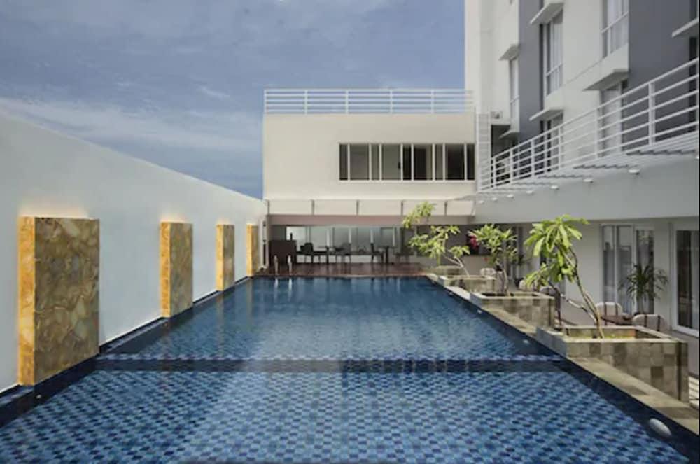 Hotel Santika Pekalongan - Outdoor Pool