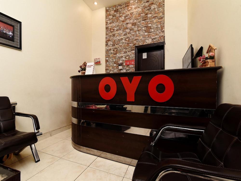 OYO 301 Asfrine Hotel Apartment - Reception