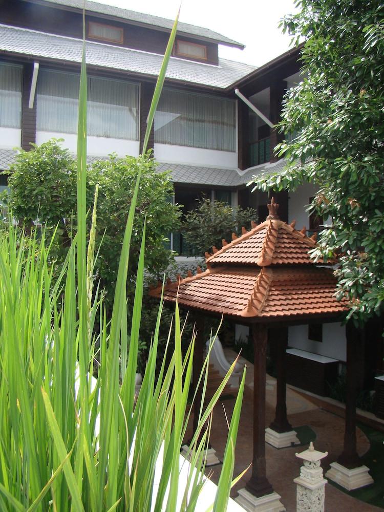 Kodchasri Thani Hotel Chiangmai - Property Grounds
