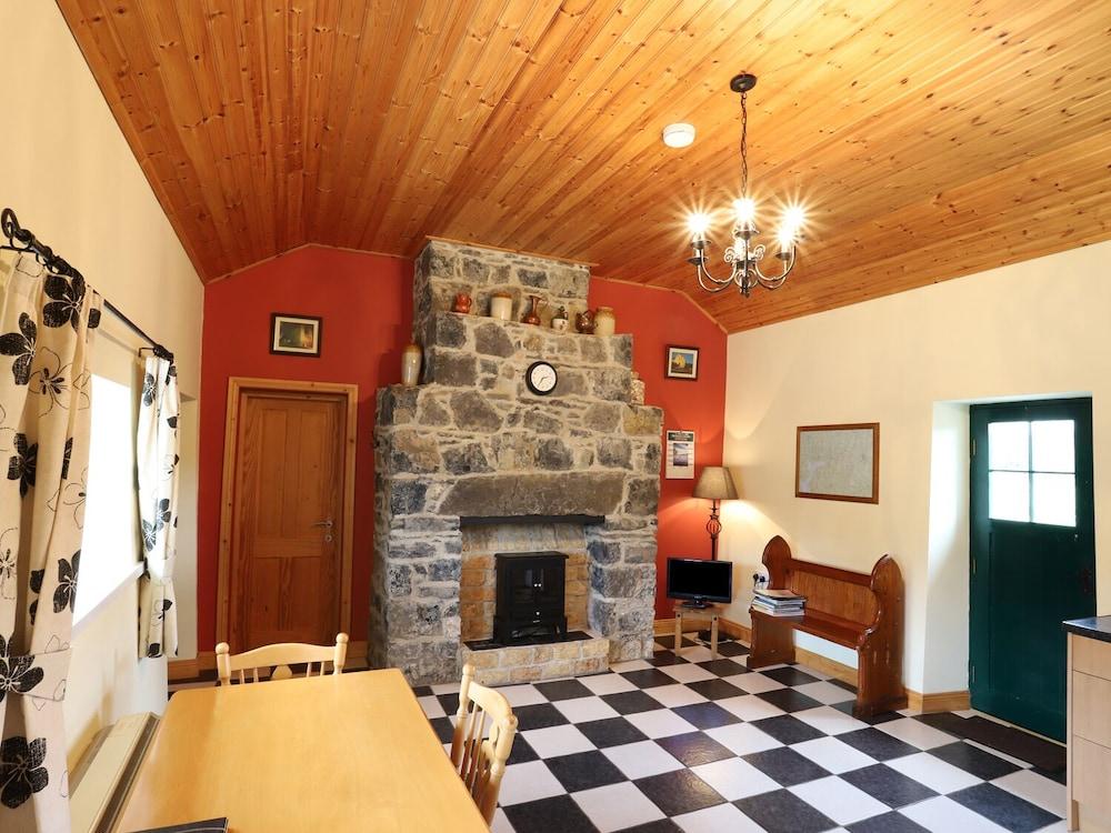 Charlie's Cottage - Interior