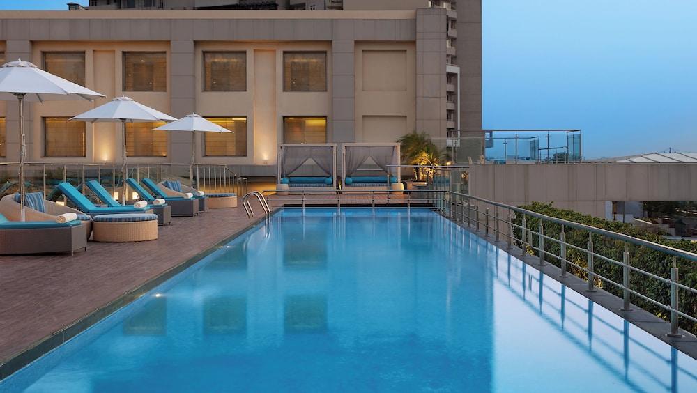 DoubleTree by Hilton Agra - Pool