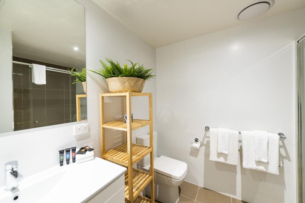 Accommodate Canberra - Envy - Bathroom