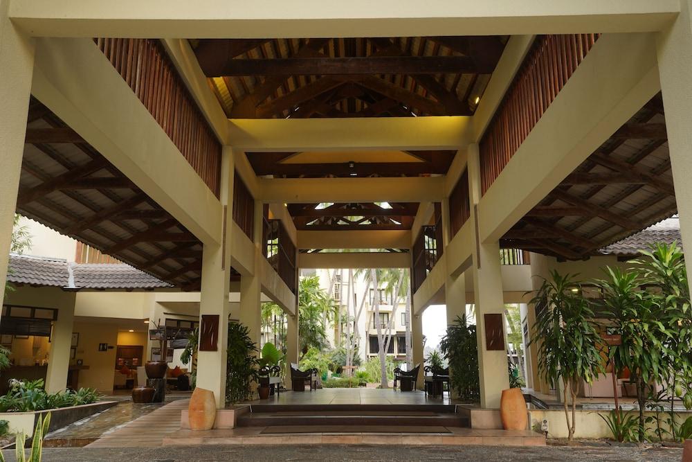 Tanjung Rhu Resort - Interior Entrance