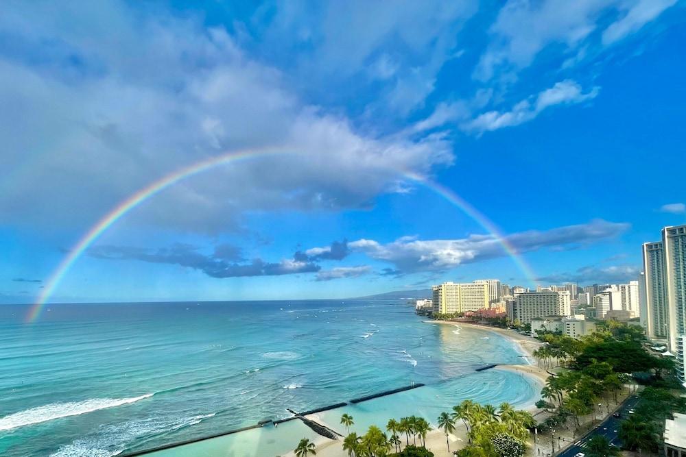 Waikiki Beach Marriott Resort & Spa - Featured Image