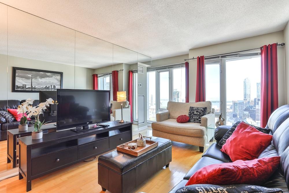 Downtown Studio in Dundas Square - Living Area