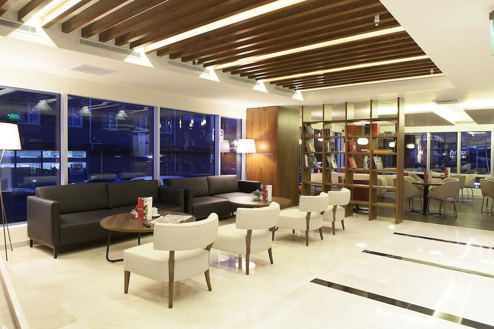 رامادا إنكور باي ويندام إسطنبول كارتال - Lobby Lounge