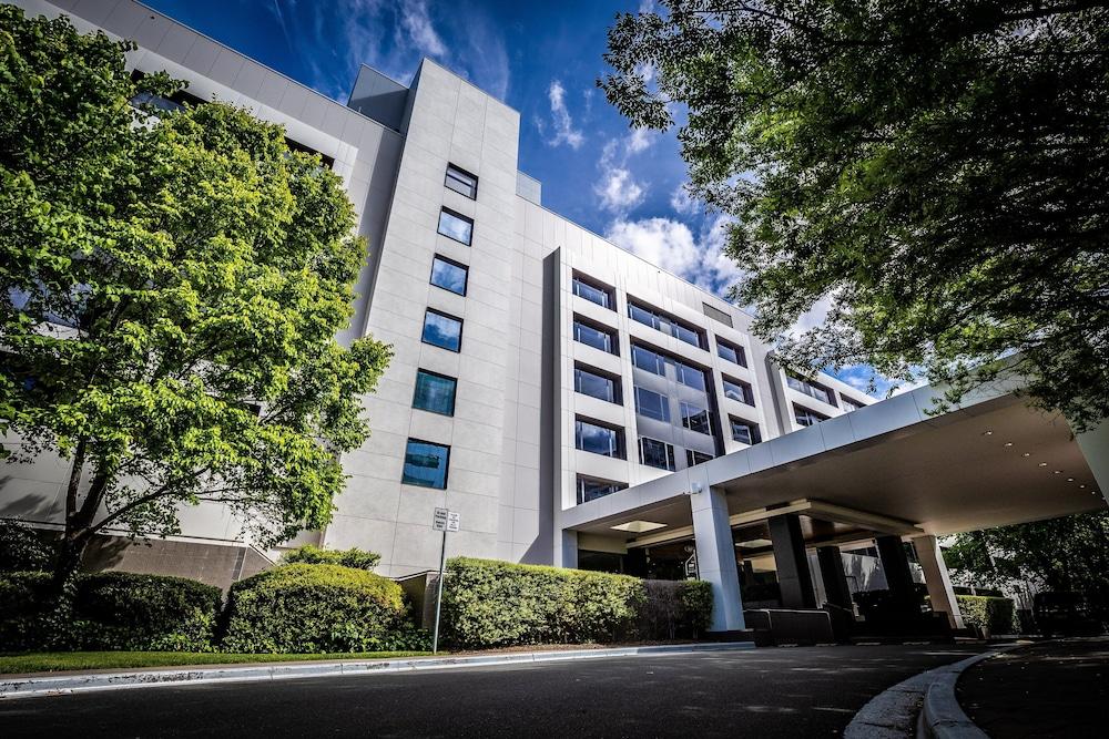 Crowne Plaza Canberra, an IHG Hotel - Featured Image