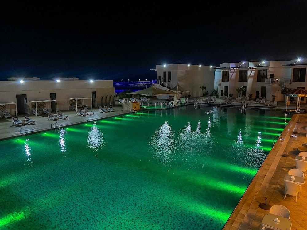 Mirage Bab Al Bahr Beach Resort - Indoor/Outdoor Pool