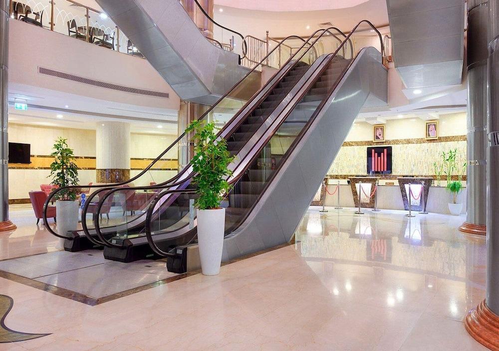 M Hotel Al Dana Makkah by Millennium - Lobby Sitting Area