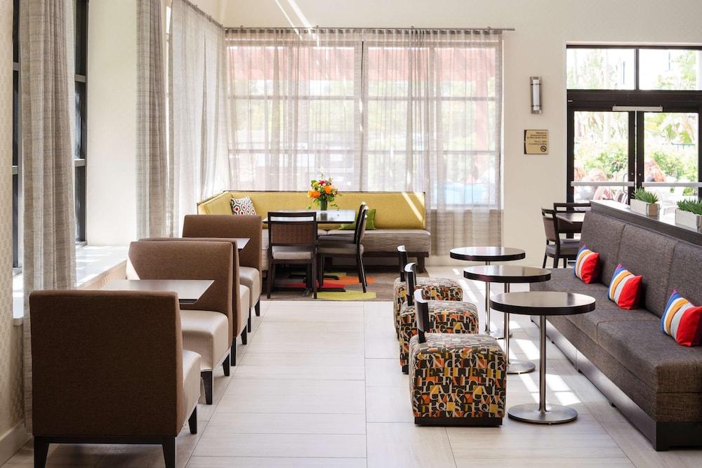 Homewood Suites by Hilton Anaheim-Main Gate Area - Reception