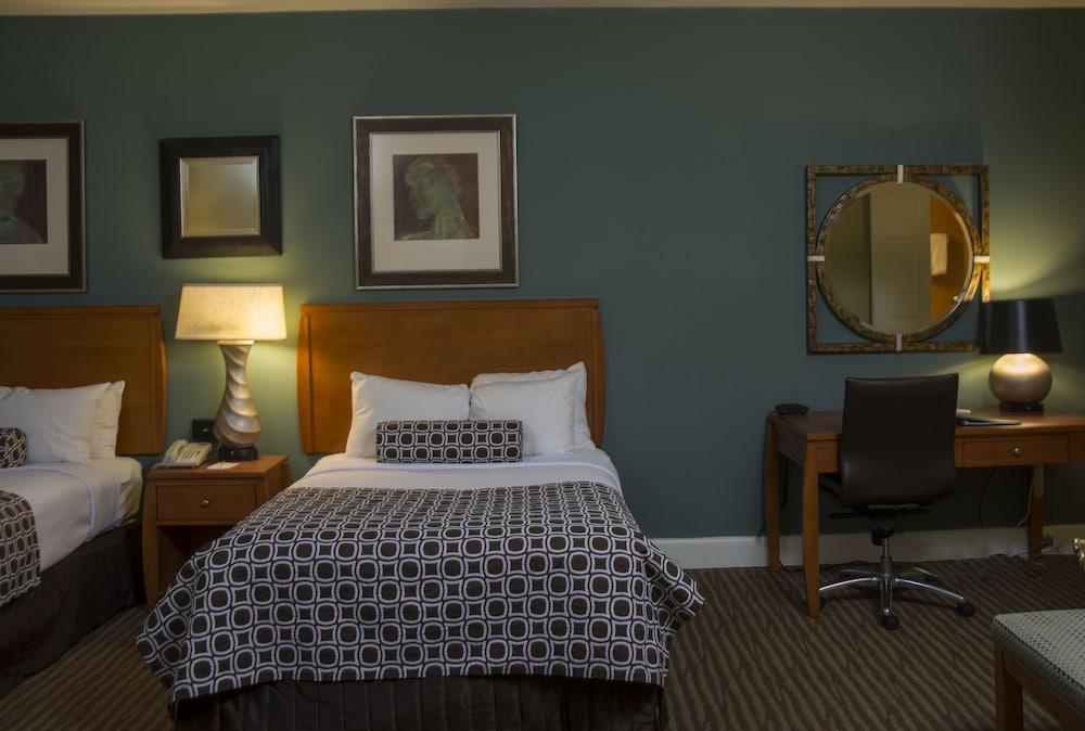 The Rockville Hotel, a Ramada by Wyndham - Room