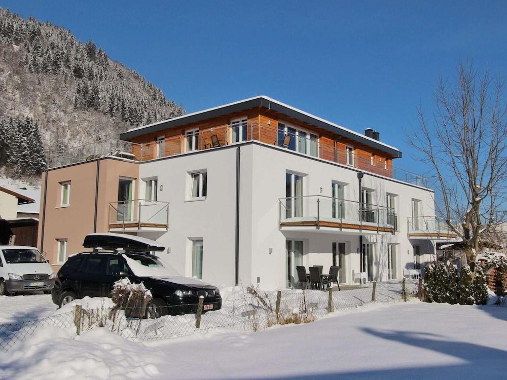 Spacious Villa in Zell am See near Ski Area - Exterior