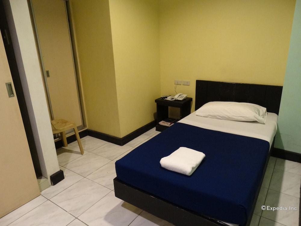 Davao Royal Suites and Residences - Room