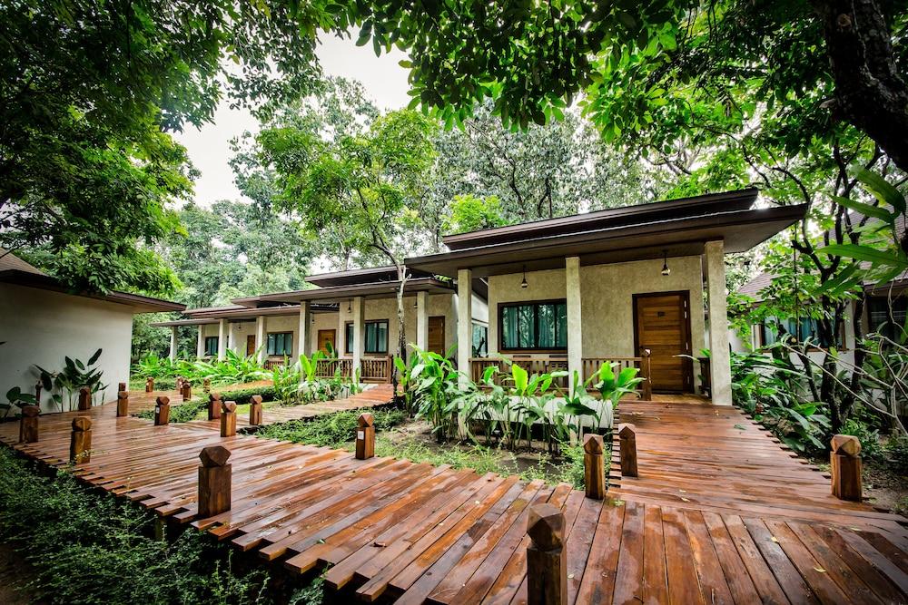 Naiyang Park Resort - Property Grounds