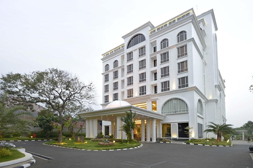 The Sahira Hotel Syariah - Featured Image
