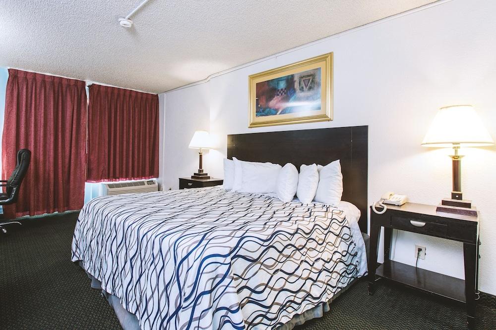 Sky-Palace Inn & Suites Wichita East - Featured Image