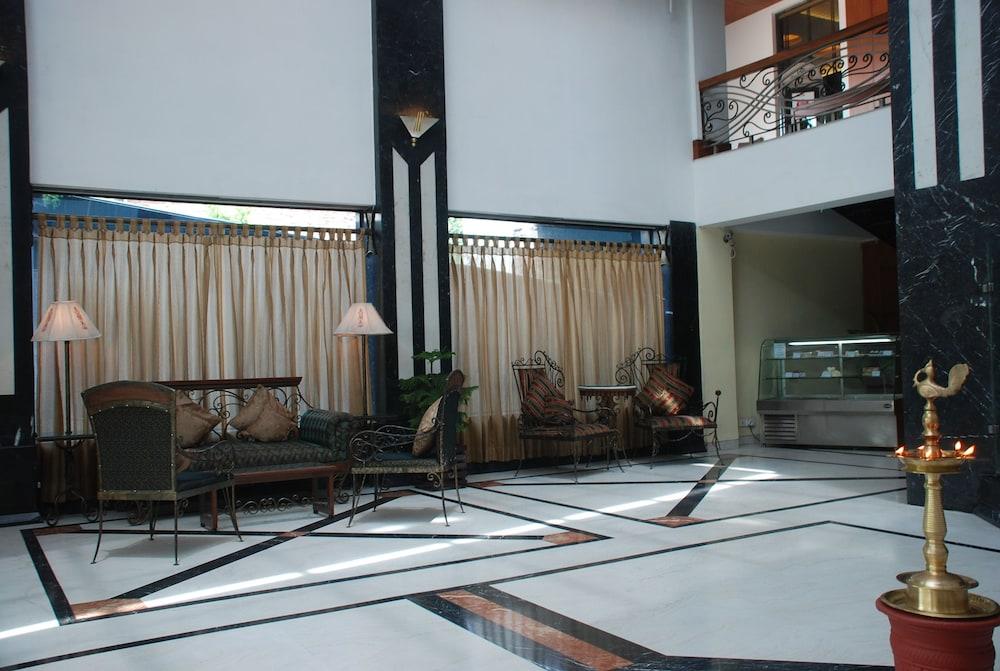 The Maya Hotel - Lobby Sitting Area