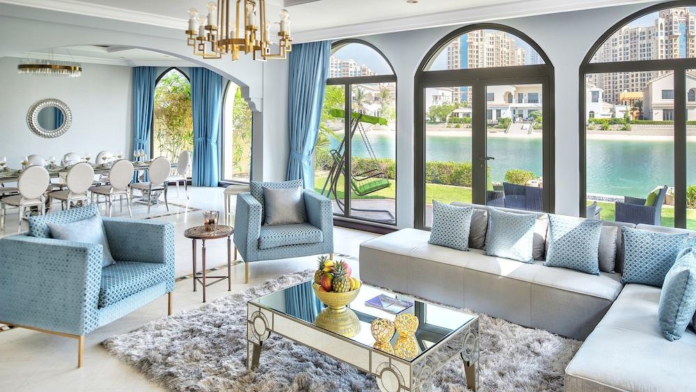 Dream Inn Dubai-Luxury Palm Beach Villa - Featured Image
