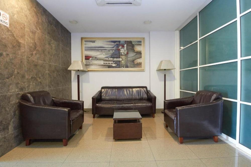 Kepong Hotel - Lobby Sitting Area