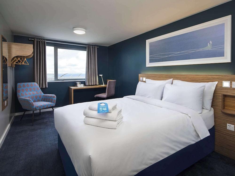 Travelodge Manchester Upper Brook Street - Featured Image