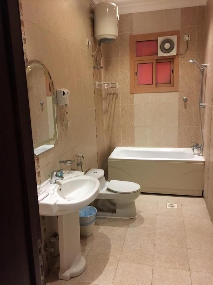 Aseel Hotel Apartment - Bathroom