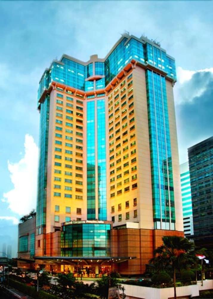 Menara Peninsula Hotel Jakarta - Aerial View