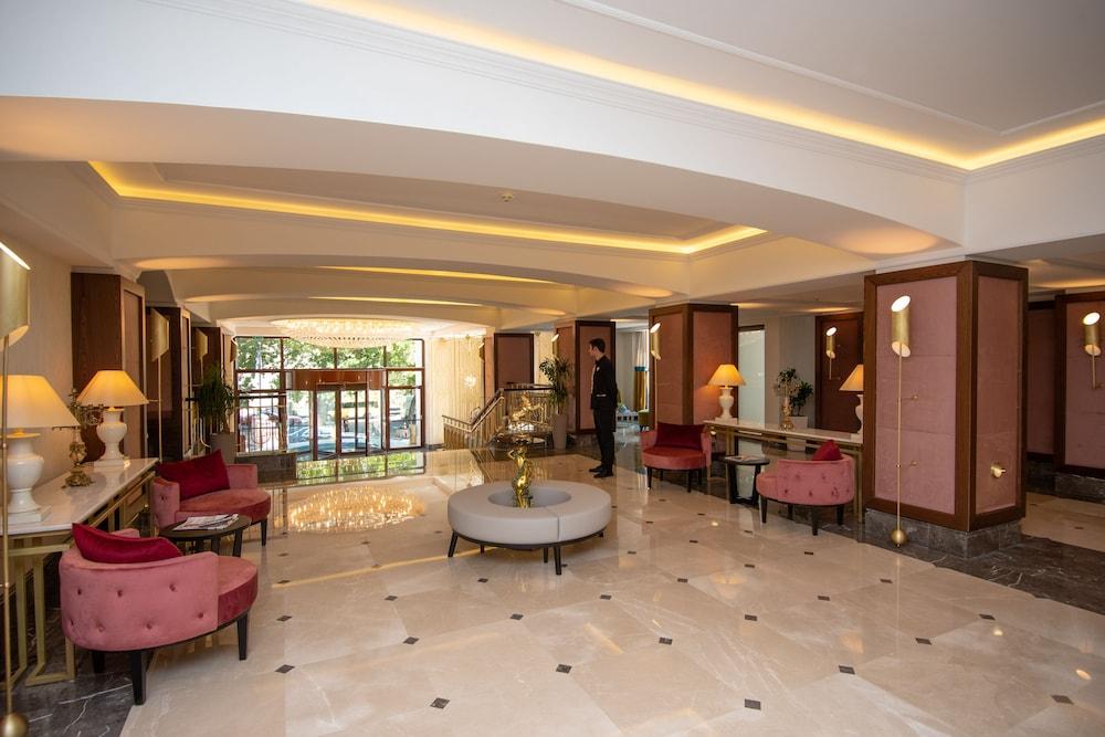 Tiflis Palace - Lobby Sitting Area