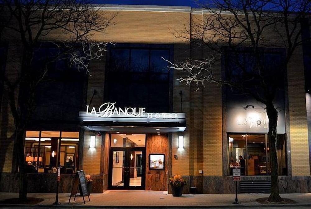 La Banque Hotel - Featured Image