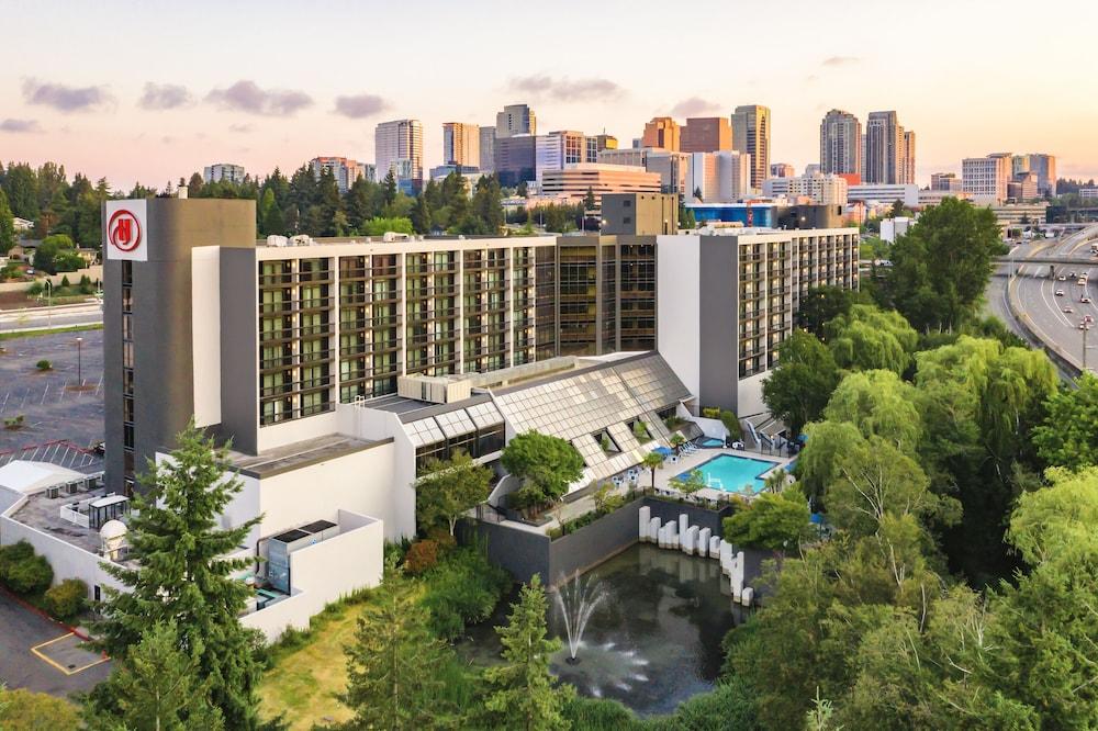 Hilton Bellevue - Featured Image