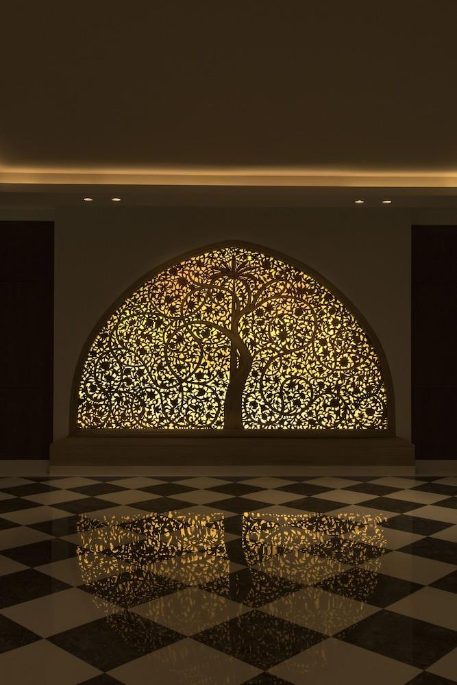 The Oberoi, New Delhi - Interior Detail