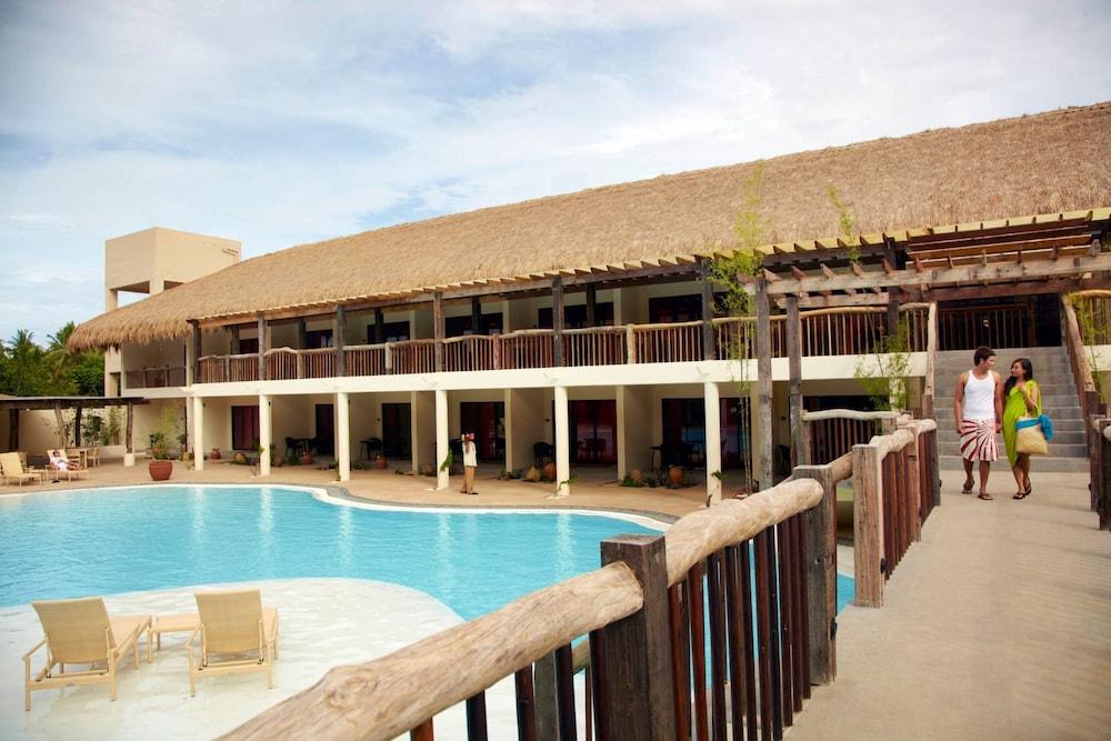 Bluewater Panglao Beach Resort - Outdoor Pool