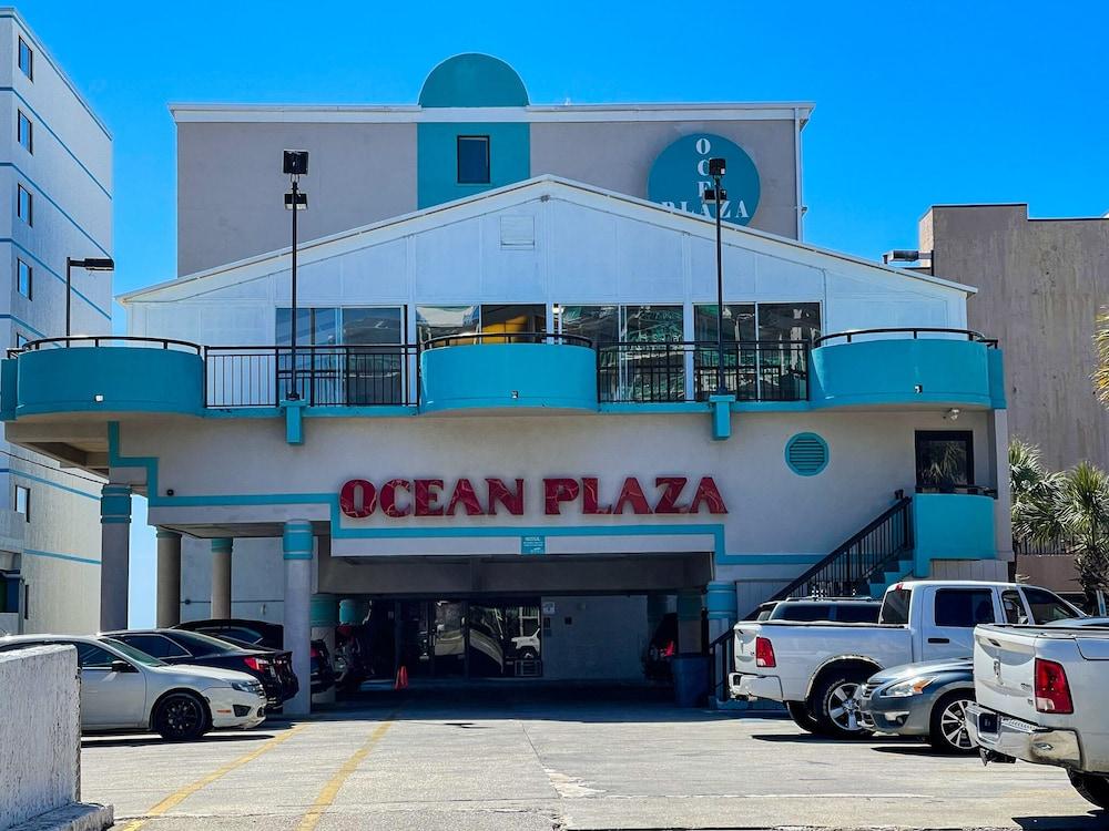 Ocean Plaza Motel - Featured Image