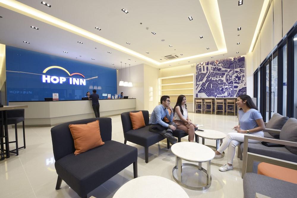 Hop Inn Hotel Alabang Manila - Lobby Sitting Area