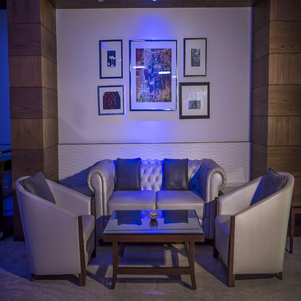 Sarovar Portico Jalandhar - Lobby Lounge