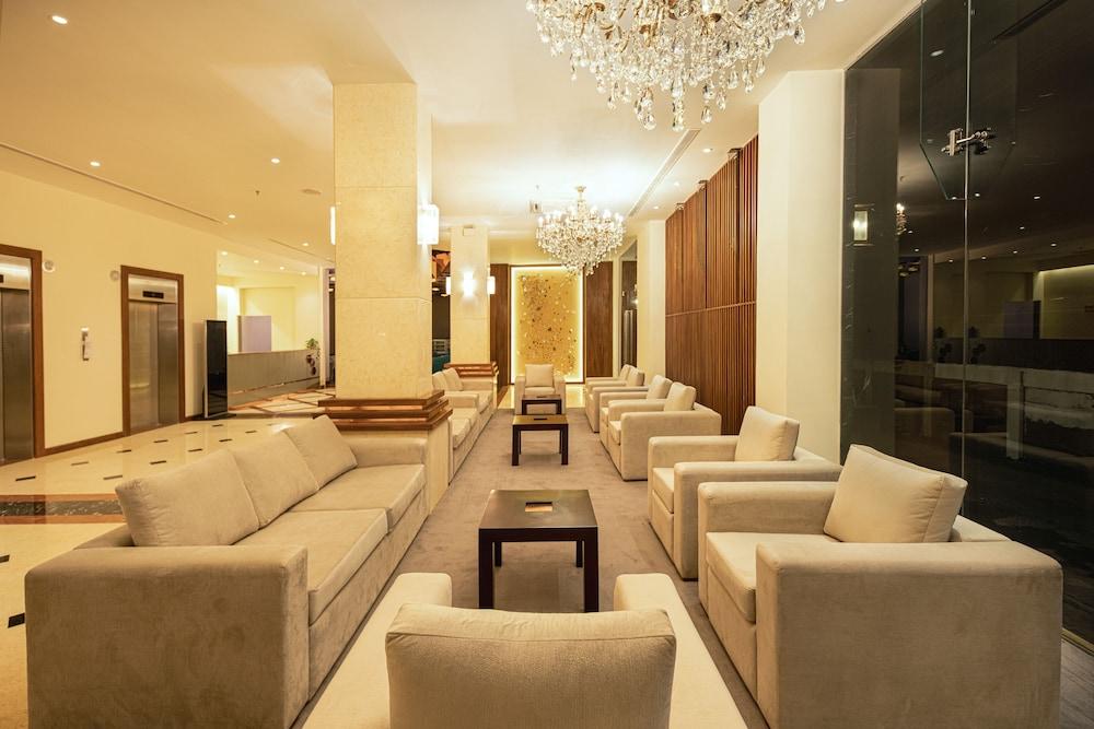 Pearl Grand By Rathna - Lobby Sitting Area