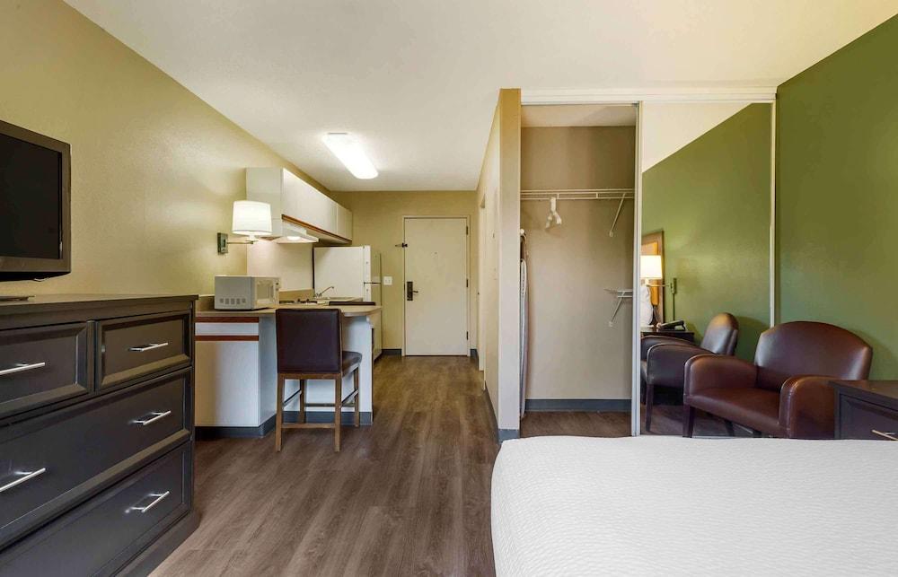 Extended Stay America Suites Boston Marlborough - Room