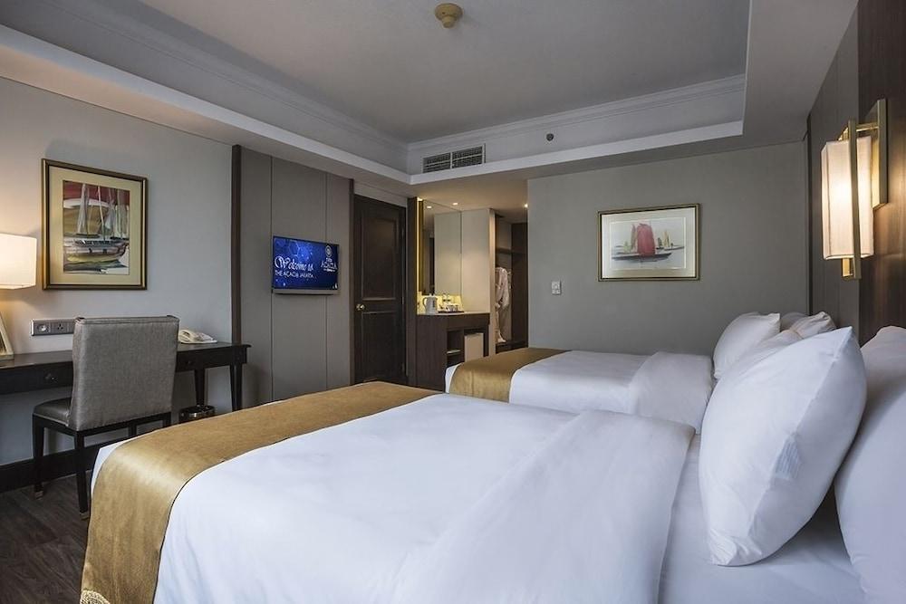 The Acacia Hotel Jakarta - Room
