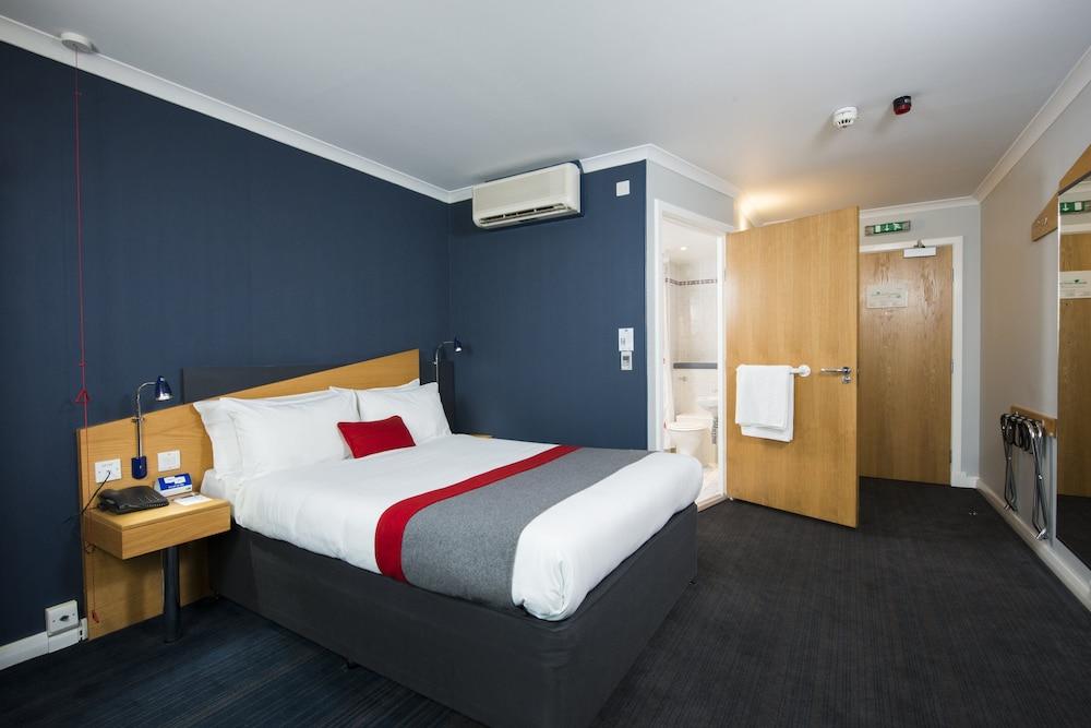 Holiday Inn Express Manchester - Salford Quays, an IHG Hotel - Room