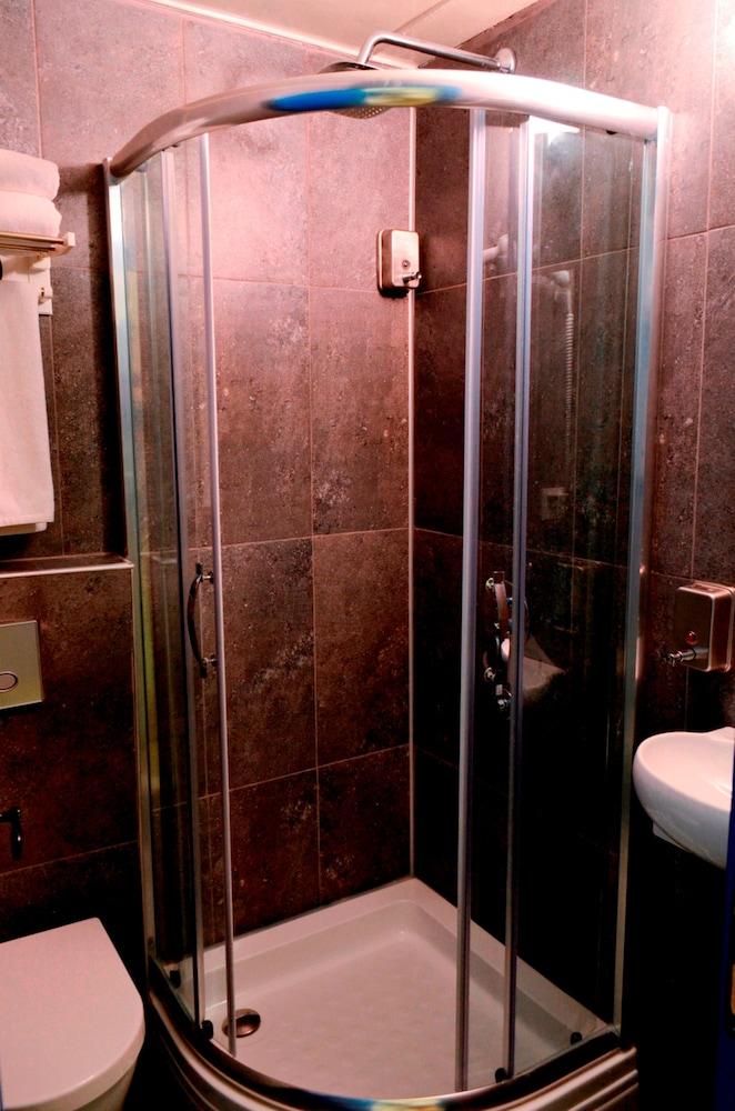 Cunda Mavi Otel - Adults Only - Bathroom