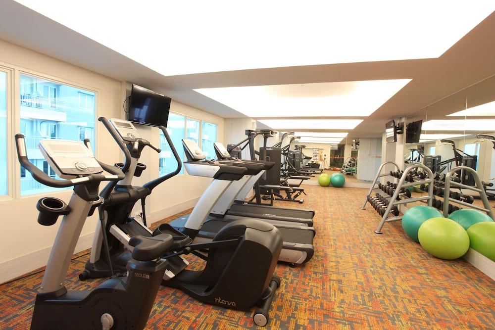 HARRIS Hotel & Conventions Ciumbuleuit - Bandung - Gym