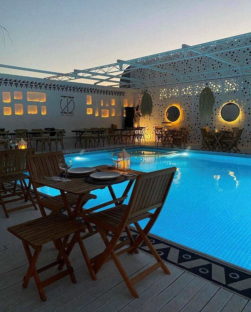 Volley Hotel İzmir - Rooftop Pool