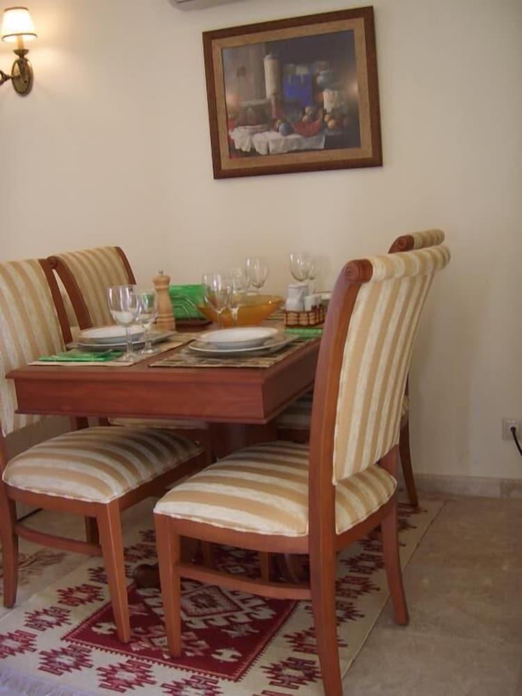 Villa Carli - In-Room Dining