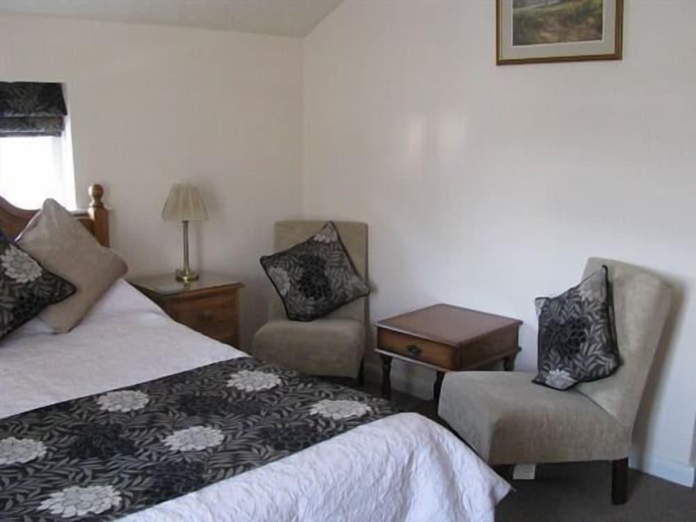 Meadowcroft Country Guest House - Room