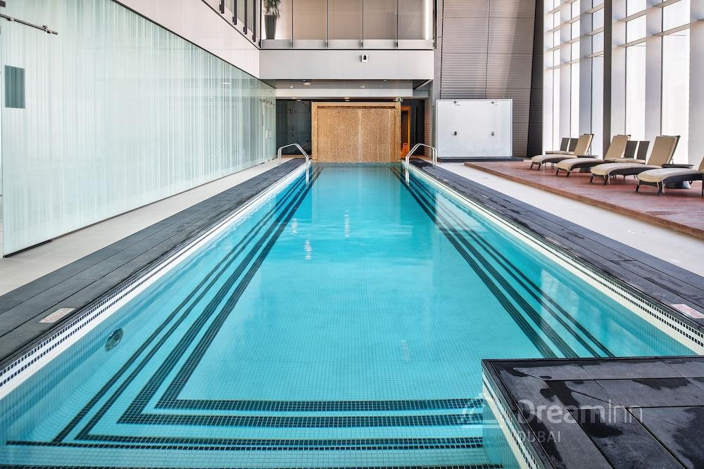 Dream Inn Dubai Apartments - Index Tower - Indoor Pool