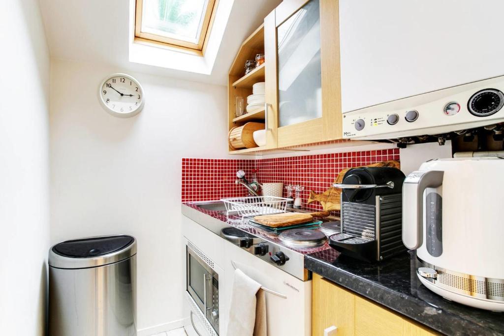 GuestReady - Charming 1BR Home in West London - 4 Guests! - Other