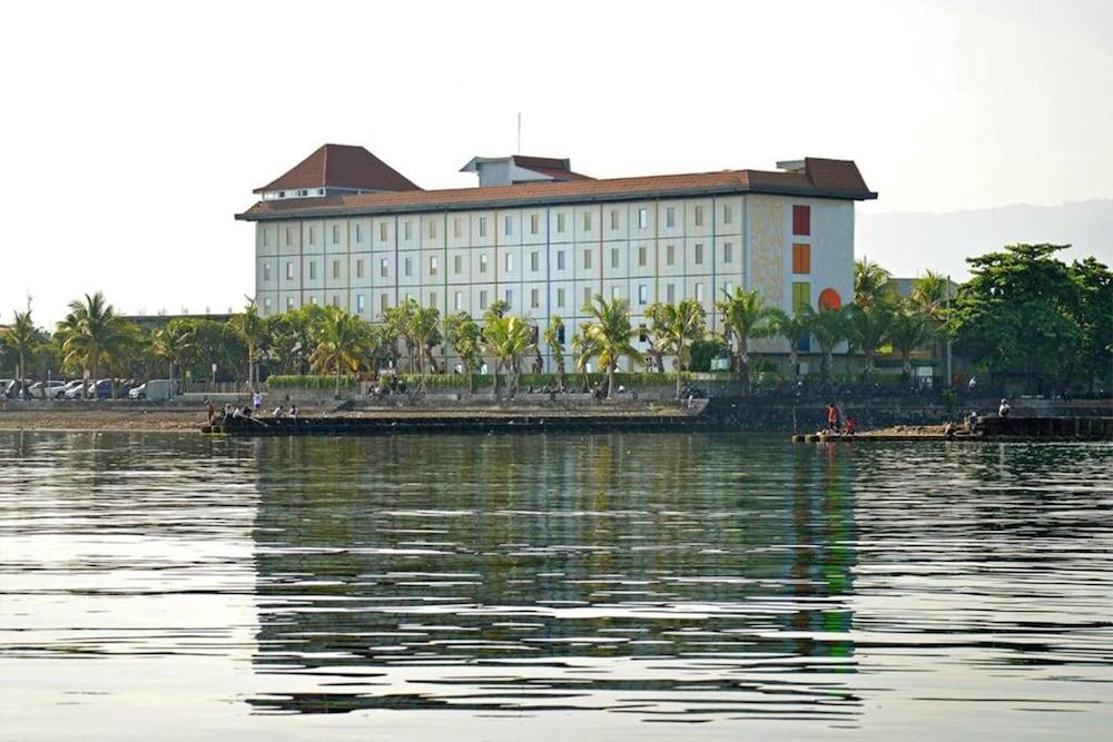 Singaraja Hotel - Exterior