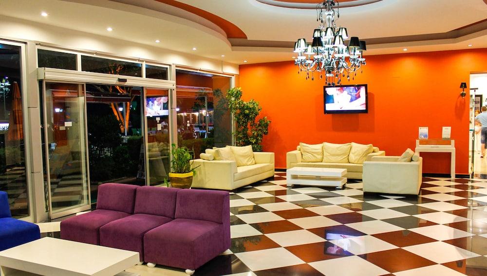 Ark Suite Hotel - Lobby