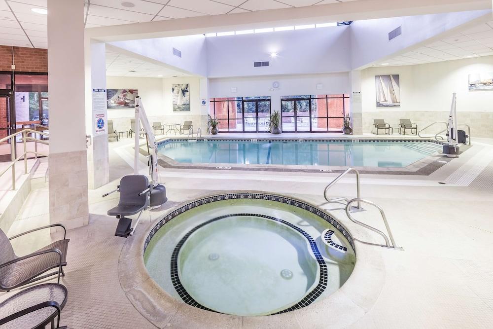 DoubleTree by Hilton Boston - Andover - Pool